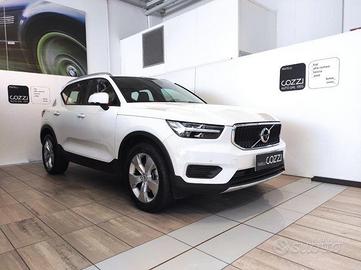 VOLVO XC40 (2017-->) - XC40 B4 AWD AUTOMATICO MOME