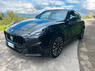 Maserati Grecale trofeo  530 cv