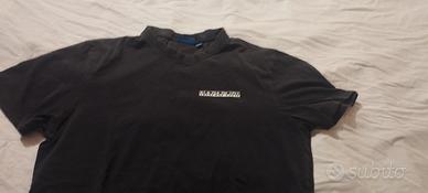 magliette originali Guess e Napapijri originali