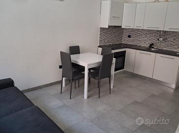 Bivano ristrutturato e arredato a nuovo