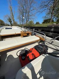 BOSTON WHALER 13