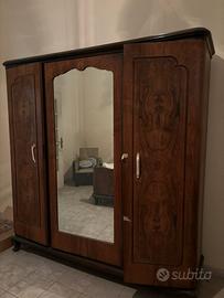 Armadio d’epoca in legno con specchio anni 50