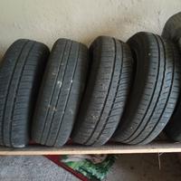 pneumatici Pirelli con cerchi