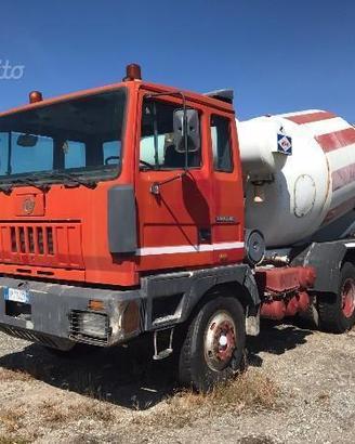 ASTRA 6430 Betoniera con Motore Ausiliario 3 Assi