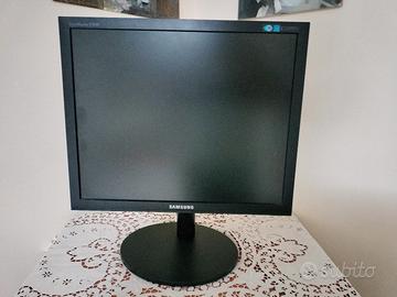 Fujitsu Esprimo E5730+Monitor 