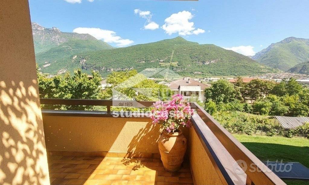 Appartamento di 78 m² con 4 locali e box auto a Al - Vista 6
