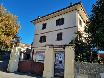 Adiacenze nuova Biblioteca comunale, porzione di b