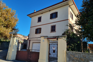 Adiacenze nuova Biblioteca comunale, porzione di b