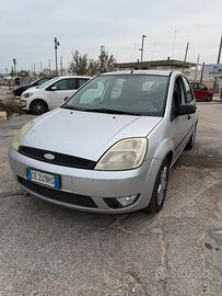 Ford Fiesta 1.2 benzina buona per neo patentati