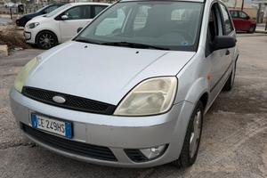 Ford Fiesta 1.2 benzina buona per neo patentati