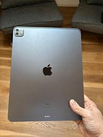 iPad Pro 5ª Generazione 12,9" 128GB Magic Keyboard