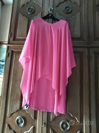 abito con mantellina