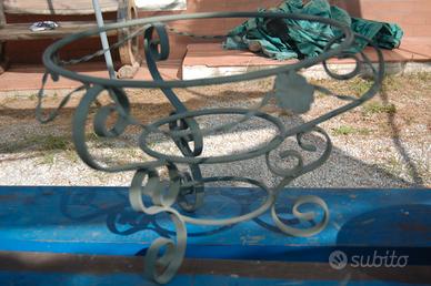 Tavolino in Ferro con base vetro