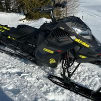 motoslitta ski doo summit 