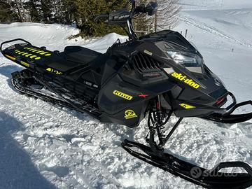 motoslitta ski doo summit 