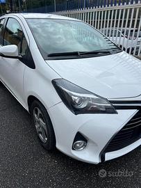 toyota yaris hybrid