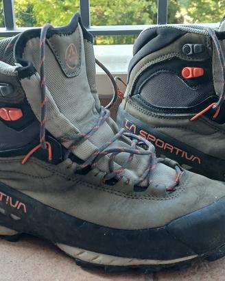 scarponi trekking donna