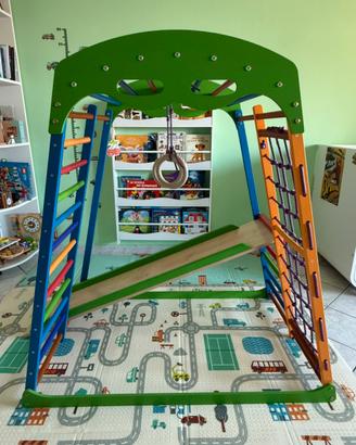 Palestrina in legno per bambini con scivolo