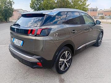 Peugeot 3008 con soli  93000km 