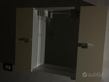 Mobile specchio, bagno
