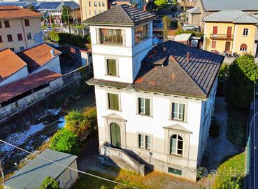 VILLA SINGOLA A MANDELLO DEL LARIO
