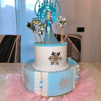 Torta scenografica Frozen fatta a mano 