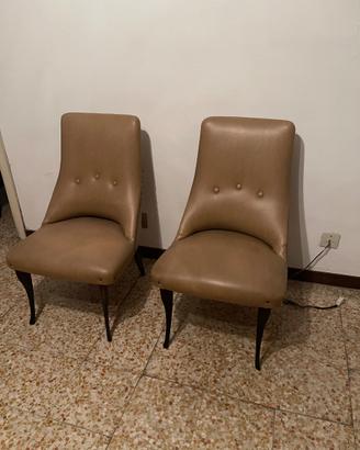 Coppia di poltroncine vintage in ecopelle beige