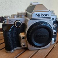 Nikon Df con corredo obiettivi NIKKOR ais