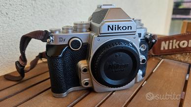 Nikon Df con corredo obiettivi NIKKOR ais