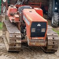 TRATTORE CINGOLATO MASSEY FERGUSON 194 C +Attrezzi