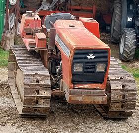 TRATTORE CINGOLATO MASSEY FERGUSON 194 C +Attrezzi