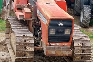TRATTORE CINGOLATO MASSEY FERGUSON 194 C +Attrezzi