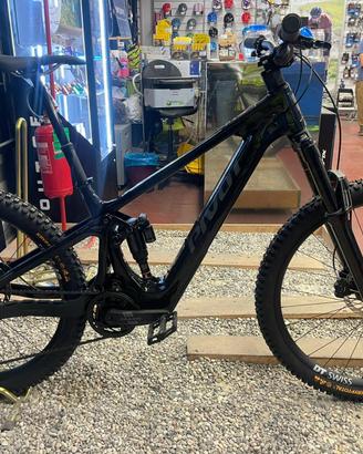 ebike PIVOT SHUTTLE AMP'd 2027 AVINOX M2s PRO tg M