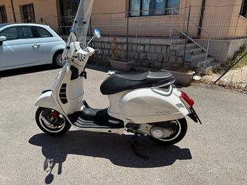 Vespa 300 Gts Super km 12800