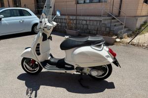 Vespa 300 Gts Super km 12800