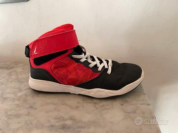 Scarpe basket bambino SE 100 nere e rosse