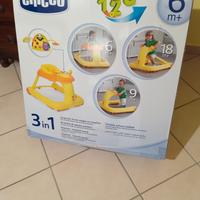 vari oggetti passeggino bici box monopattino 