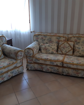 Elegante Divano + poltrona Dolfi floreale