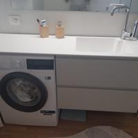 mobile bagno nuovo con rubinetto