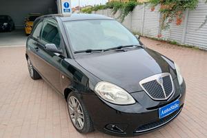 Lancia Ypsilon 1.4 16V Sport MomoDesign