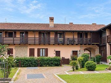 Appartamento di 169 m² con 4 locali e box auto dop