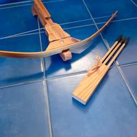 Balestra in legno giocattolo 