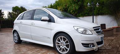 MERCEDES BENZ  CLASSE  B 180 CDI