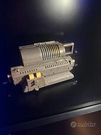 Calcolatrice meccanica vintage