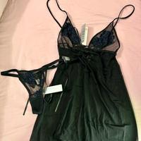 Set di lingerie babydoll e perizoma nero Ritratti