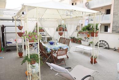 Privato vende 5 locali con grande terrazza e garag