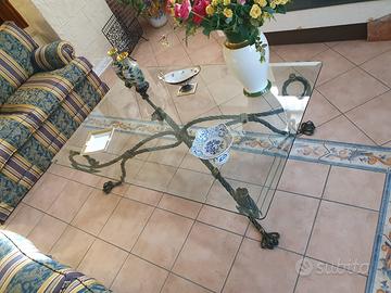 Tavolo basso da salotto in ferro battuto/cristallo