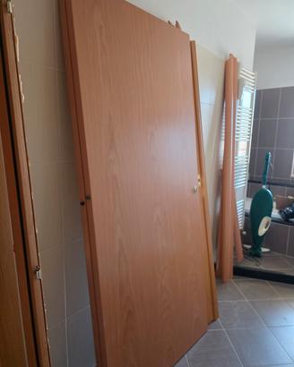 7 porte interne frassino: 3 scorrevoli e 4 battent