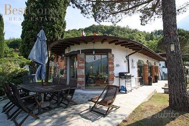 Villa di 250 m² con più di 5 locali a Menaggio