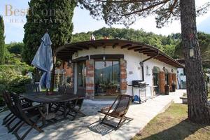 Villa di 250 m² con più di 5 locali a Menaggio